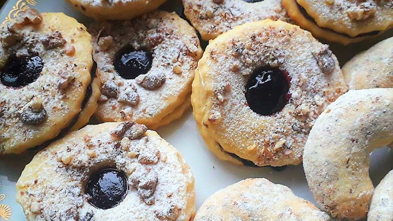 Citromos ,lekváros linzer és kifli