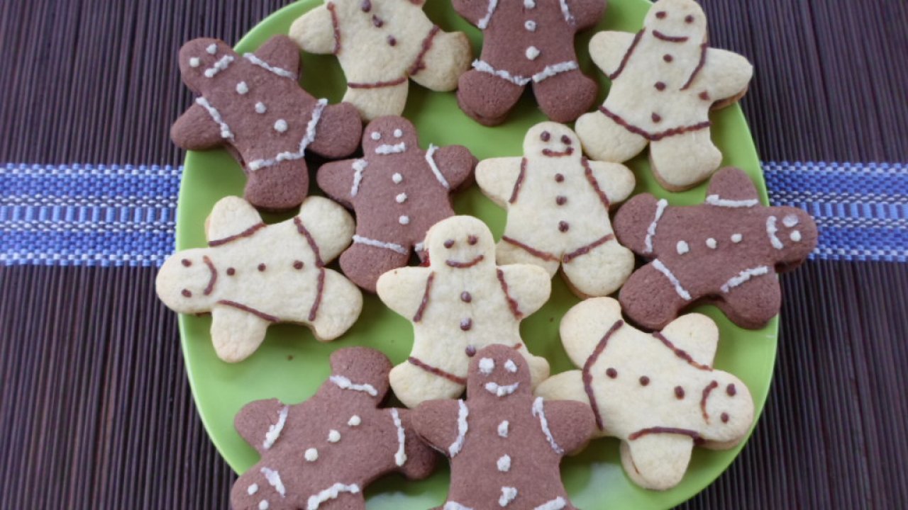 Mézeskalácsbáb alakú linzer
