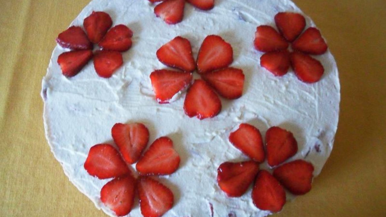 Joghurtos epertorta