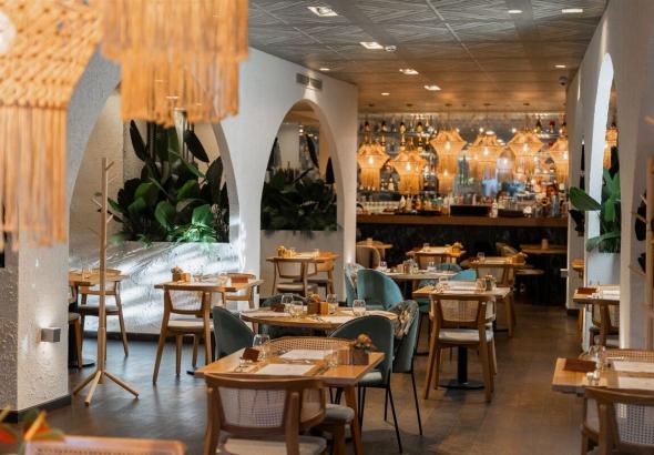 Gasztronómiai élmény, design és nyugalom egy helyen – látogass el az Andrássy Gardenbe!