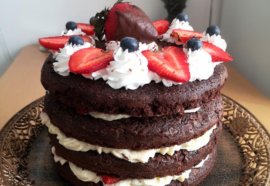 Vaníliás-epres brownie torta