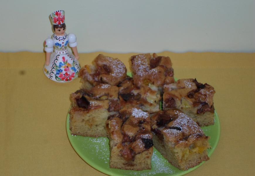 Almás-szilvás bögrés süti