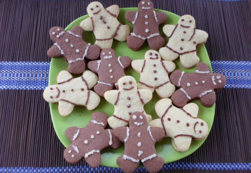 Mézeskalácsbáb alakú linzer