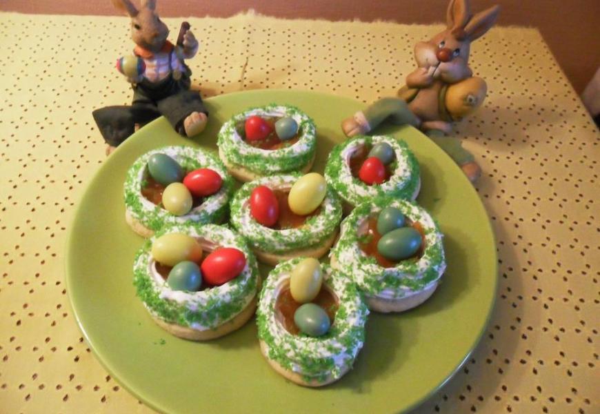 Húsvéti habos tojásfészek