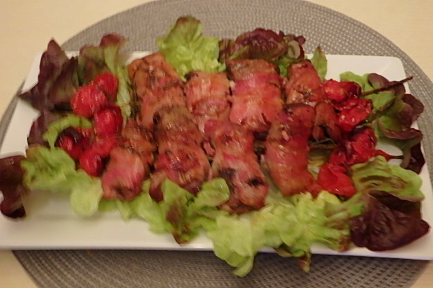 Csirkemáj baconbe tekerve rozmaring nyárson sütve