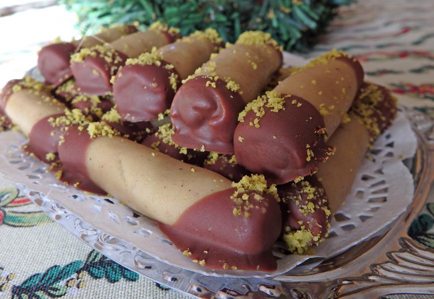 Pisztáciamarcipános hengerek