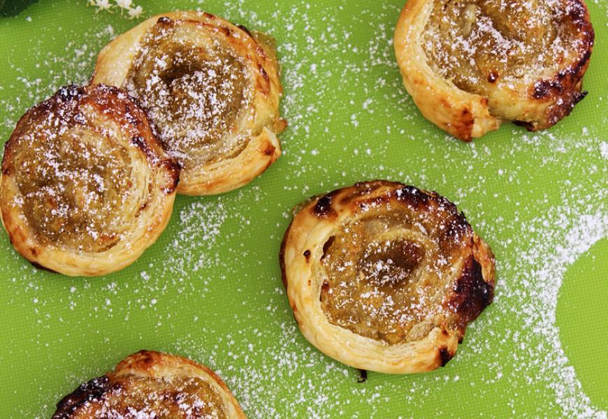 Rebarbarás-almás csiga bodzával