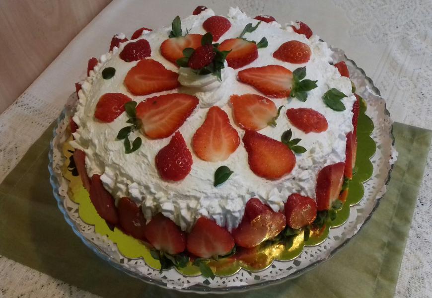 Csokoládés epertorta