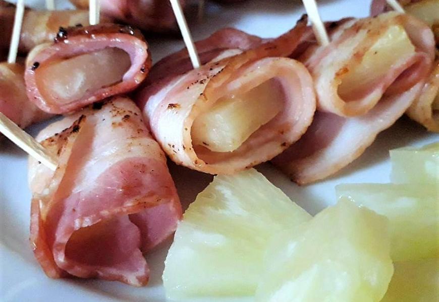 Ananászos- baconos falatkák