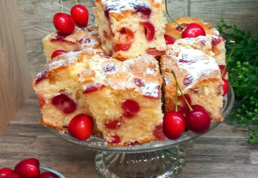 Cseresznyés süti tejfölös tésztával