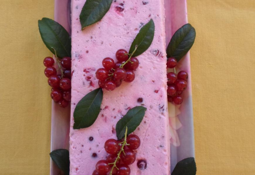 Ribizlis-mascarponés krém