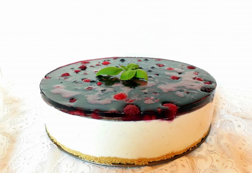 Cukormentes túrótorta gyümölccsel