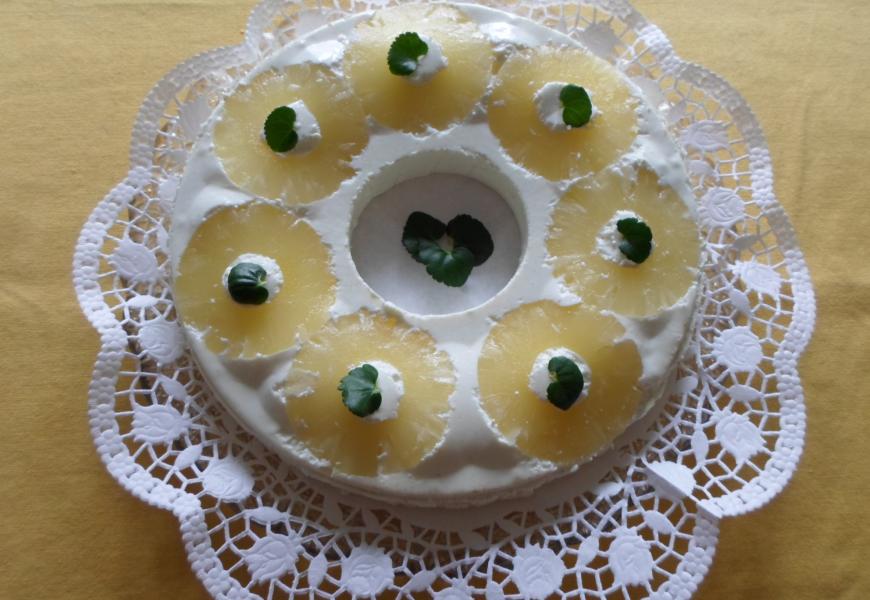 Ananászos-túrós koszorú