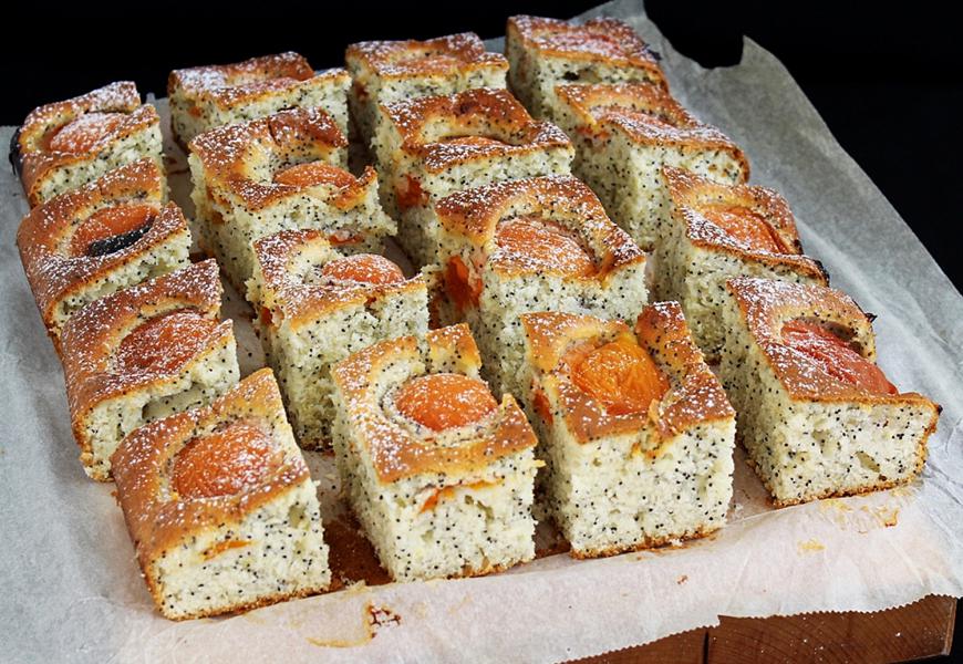 Sárgabarackos-mákos pite