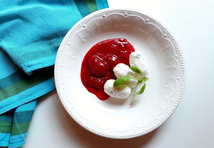 Citromos túrógombóc kókuszban, eper raguval 