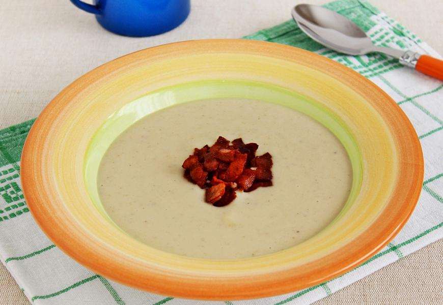 Körtés zellerkrémleves ropogós baconnel