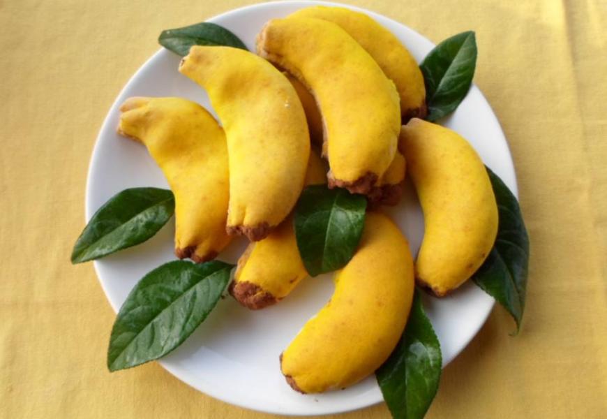 Túrókrémmel töltött banánocskák