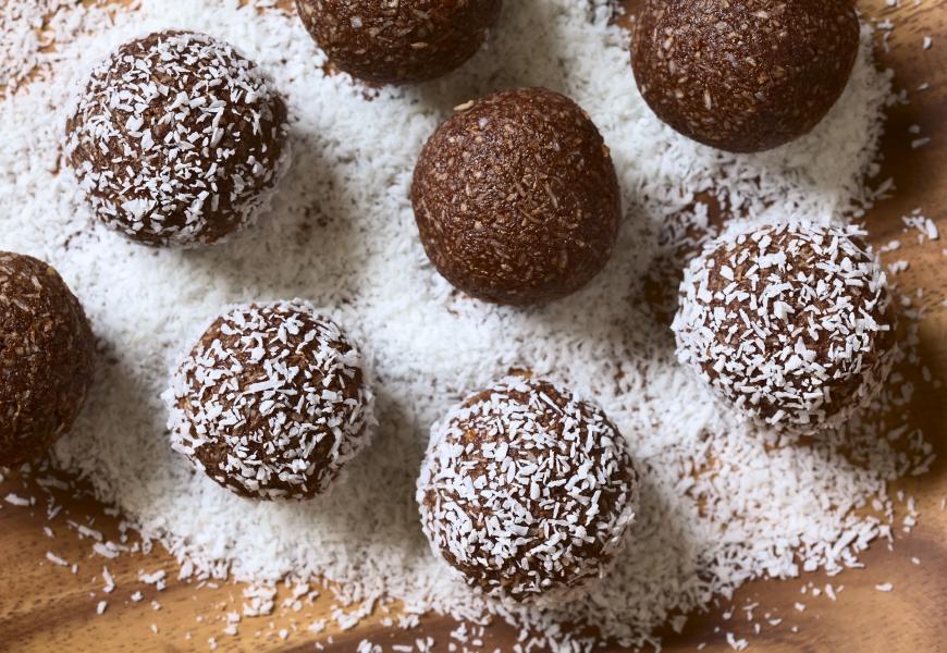 Meggyes kókuszgolyó